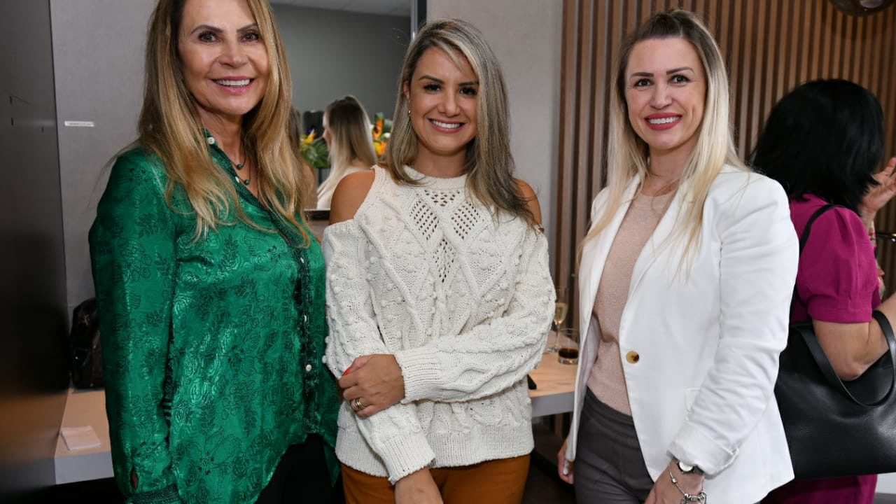 Nadya Badotti, Ediane Tramujas e Renata Fraidg