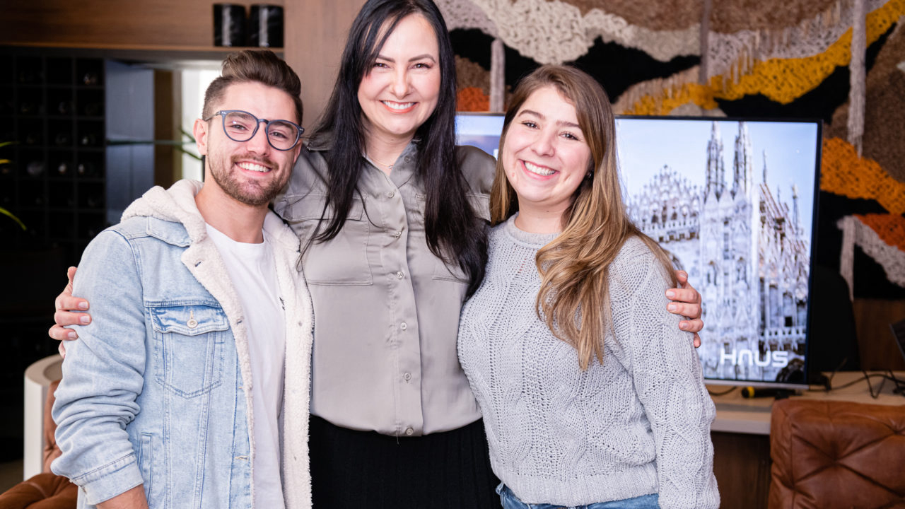 Piero Guilgen, Carolina Reis e Thamires Mainardes